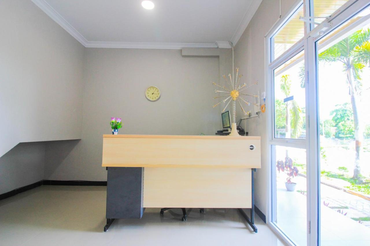 Oyo 1653 Fajar Residence Pekanbaru Exteriér fotografie