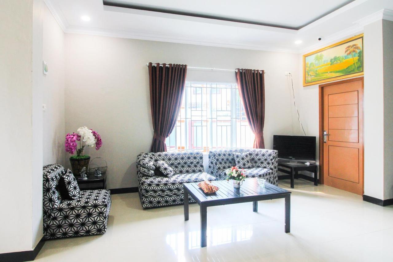Oyo 1653 Fajar Residence Pekanbaru Exteriér fotografie