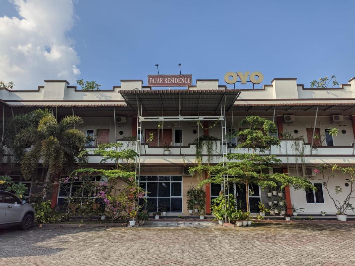 Oyo 1653 Fajar Residence Pekanbaru Exteriér fotografie